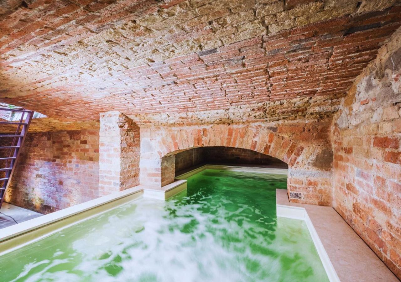 Con Piscina Riscaldata Vicina Al Centro Villa