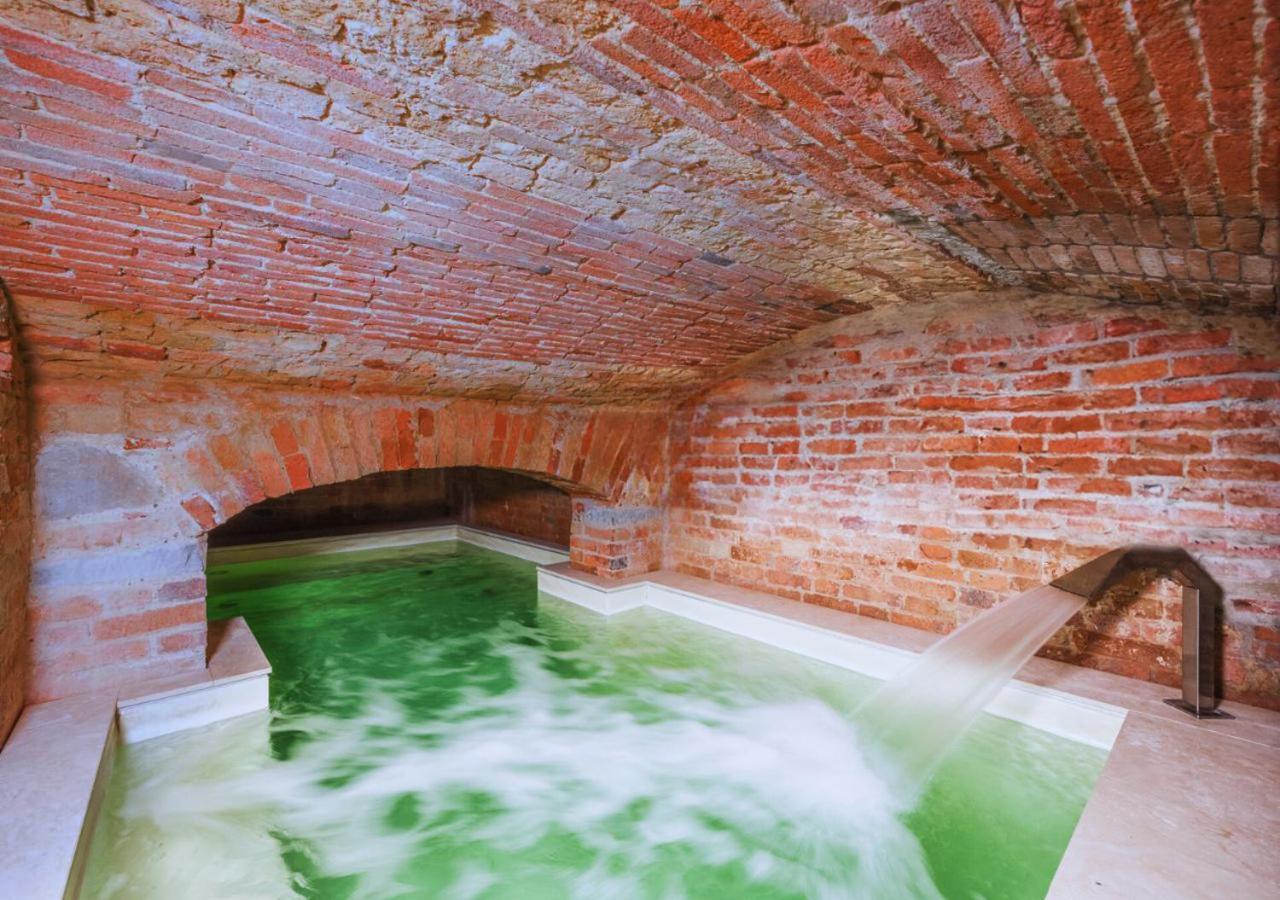 Con Piscina Riscaldata Vicina Al Centro Villa *